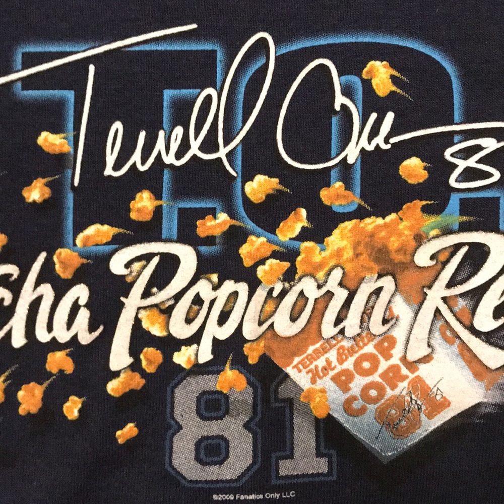 Terrell Owen #81 T-shirt - Size L - $20